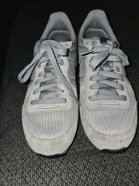 Nike Internationalist Retro Low-Top Sneakers - Wolf Grey / Suede & Mesh Womens 8